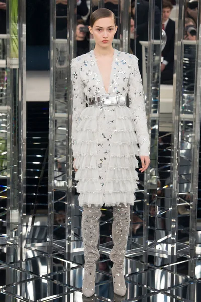 Look 33